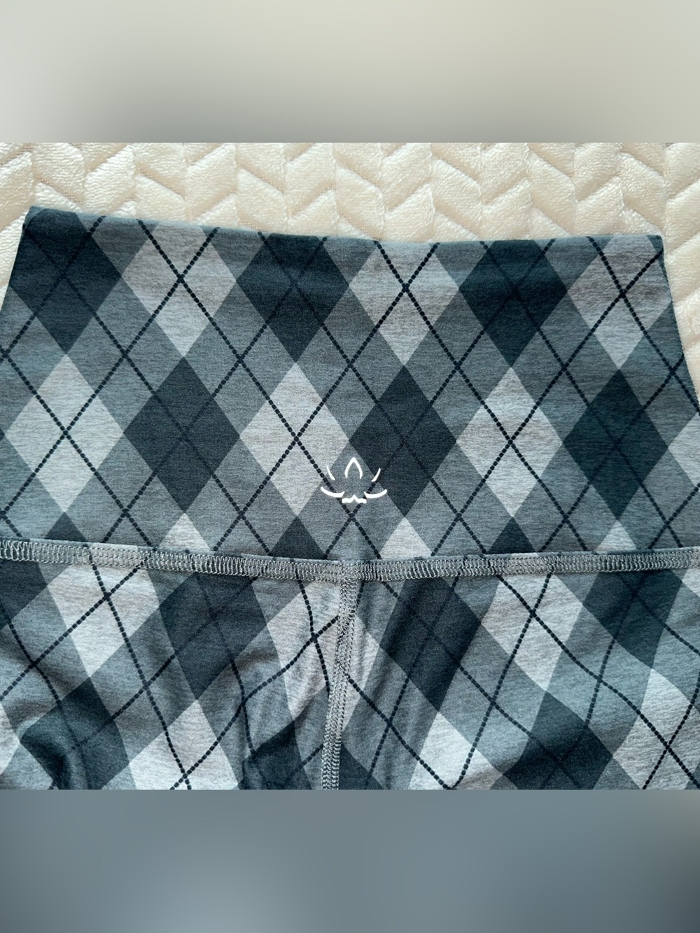 Beyond Yoga Grey Plaid Inseam 25” Size XS - Picture 4 of 8
